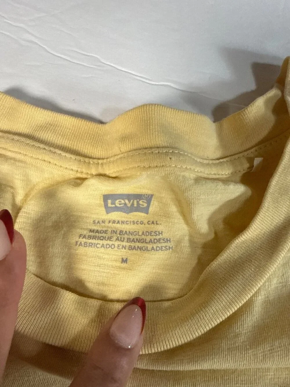 Levis Women Yellow Floral Graphic T-Shirt Size M Short Sleeve Y2k Cottagecore